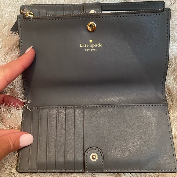 Kate Spade Wallet Great Condition - Picture 2 of 3